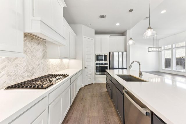 163 Kellogg LN, Bastrop, TX 78602