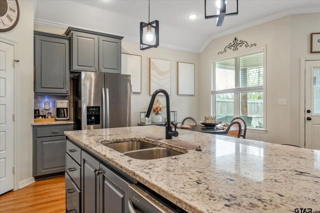 1735 Alamo Crossing, Tyler, TX 75701