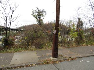 215 Greenfield Ave, Greenfield, PA 15207