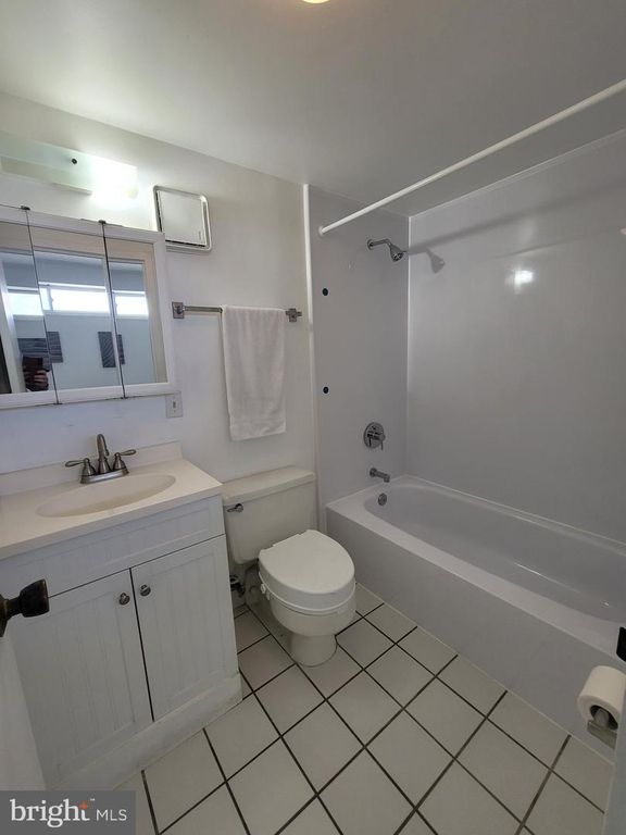 Image 3 of property listing at 4711 COASTAL HWY #335, Ocean City, MD 21842