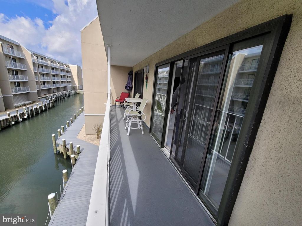 Image 5 of property listing at 4711 COASTAL HWY #335, Ocean City, MD 21842