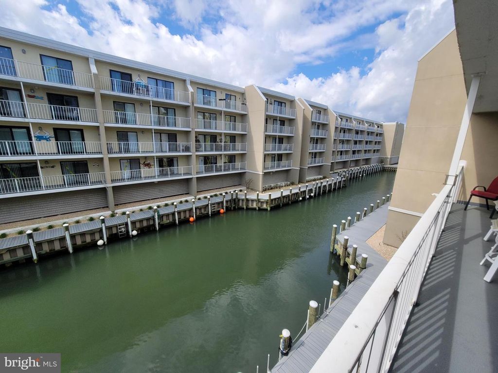 Image 6 of property listing at 4711 COASTAL HWY #335, Ocean City, MD 21842