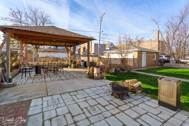 816 S 14th Avenue, Maywood, IL 60153