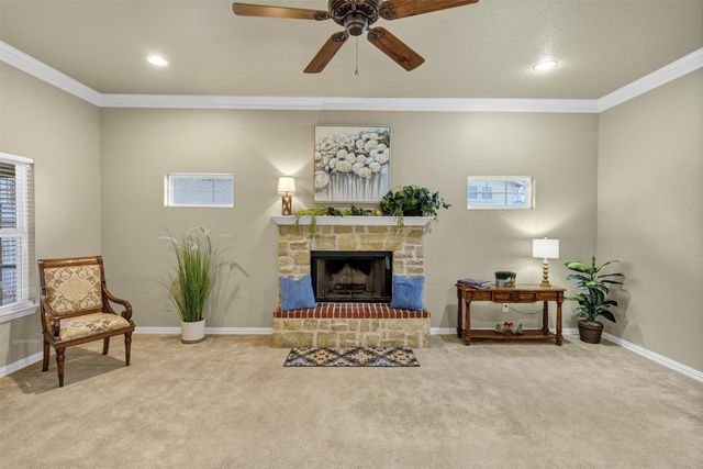 125 Camelot Street, Glen Rose, TX 76043