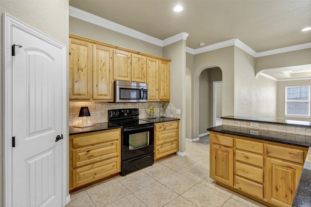 125 Camelot Street, Glen Rose, TX 76043