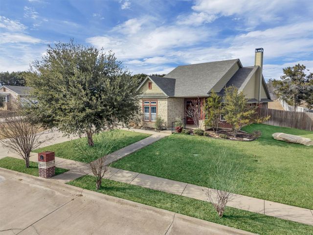 125 Camelot Street, Glen Rose, TX 76043