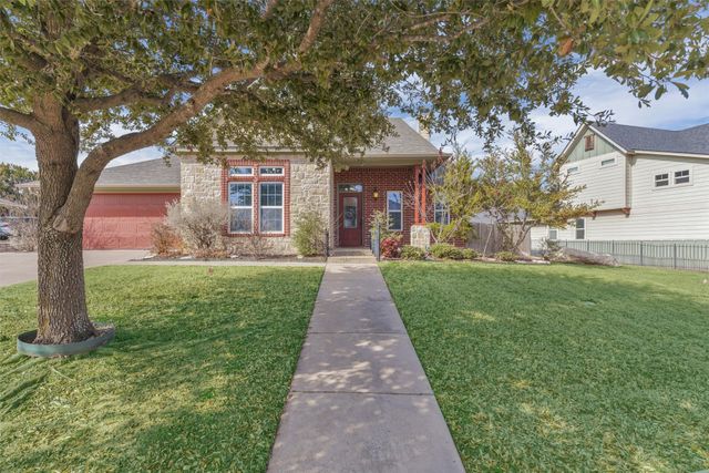 125 Camelot Street, Glen Rose, TX 76043