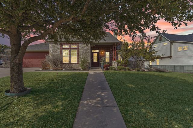 125 Camelot Street, Glen Rose, TX 76043