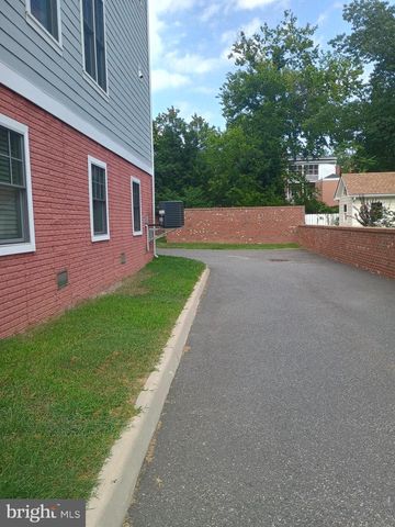 307 CHARLES ST, Fredericksburg, VA 22401