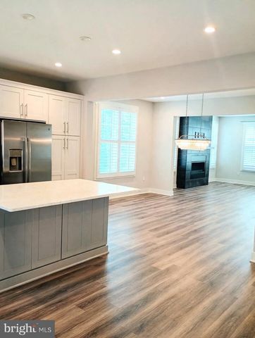 307 CHARLES ST, Fredericksburg, VA 22401