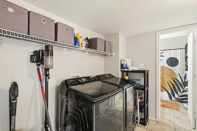 8719 Black Stallion Road SW, Albuquerque, NM 87121