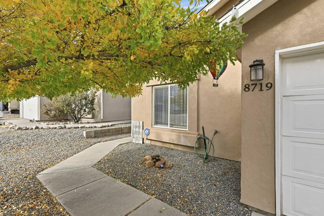 8719 Black Stallion Road SW, Albuquerque, NM 87121