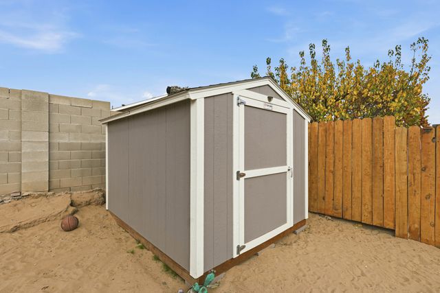 8719 Black Stallion Road SW, Albuquerque, NM 87121