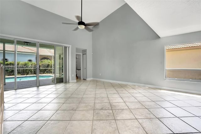 13813 NW 21st St, Pembroke Pines, FL 33028