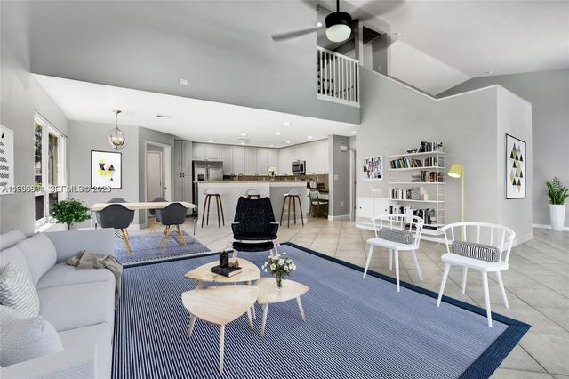 13813 NW 21st St, Pembroke Pines, FL 33028