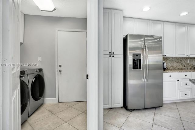 13813 NW 21st St, Pembroke Pines, FL 33028