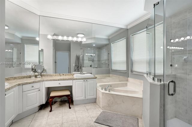 13813 NW 21st St, Pembroke Pines, FL 33028