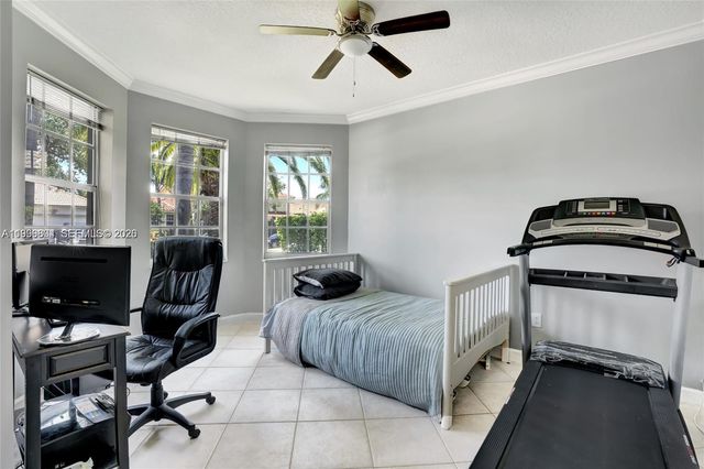 13813 NW 21st St, Pembroke Pines, FL 33028
