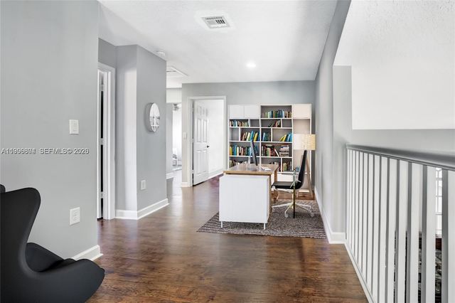 13813 NW 21st St, Pembroke Pines, FL 33028