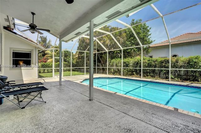 13813 NW 21st St, Pembroke Pines, FL 33028