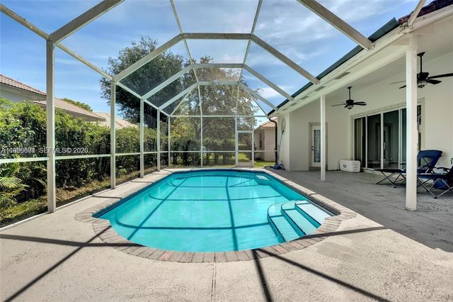 13813 NW 21st St, Pembroke Pines, FL 33028