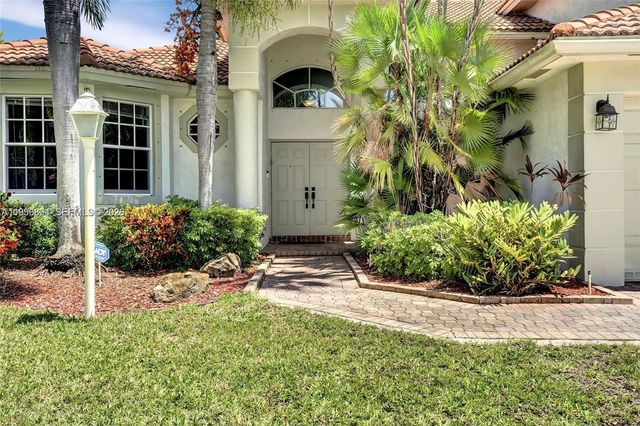 13813 NW 21st St, Pembroke Pines, FL 33028