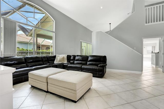 13813 NW 21st St, Pembroke Pines, FL 33028