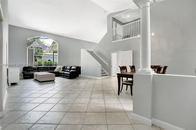 13813 NW 21st St, Pembroke Pines, FL 33028