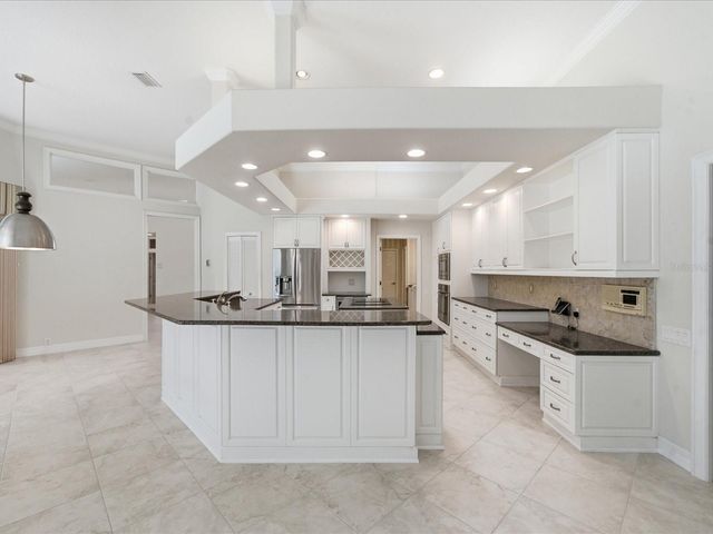 9802 MAKO COURT, Tampa, FL 33615