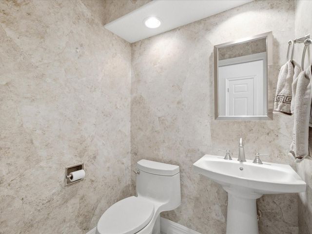 9802 MAKO COURT, Tampa, FL 33615