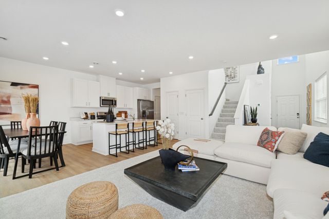 989 Annagaire Curve, Rosemount, MN 55068