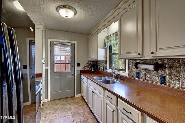 161 Grandview Road, Bristol, VA 24201