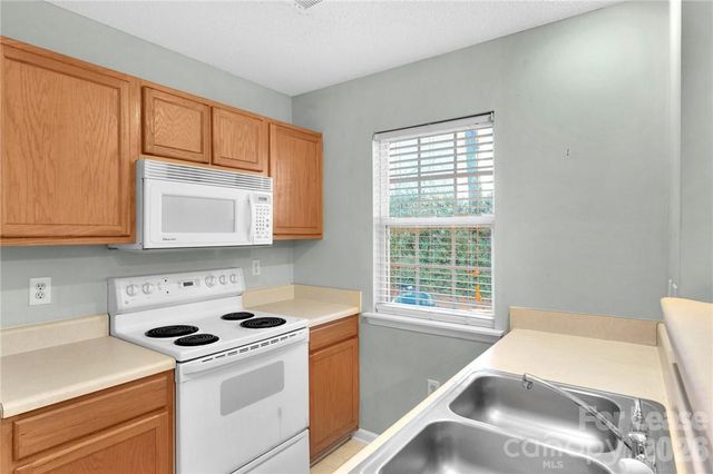 12311 Bluestem Lane, Charlotte, NC 28277