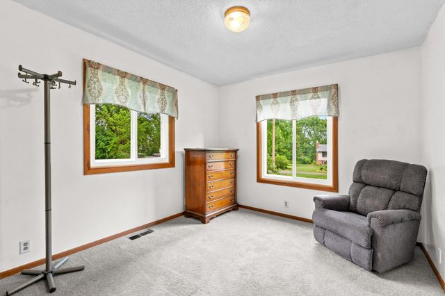 1390 Rainier Lane, Eagan, MN 55121