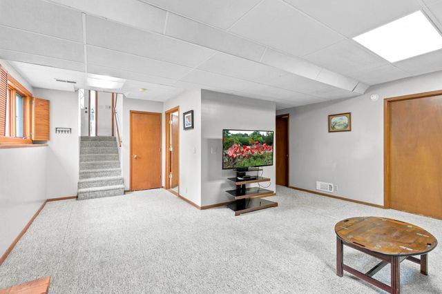 1390 Rainier Lane, Eagan, MN 55121