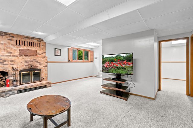 1390 Rainier Lane, Eagan, MN 55121