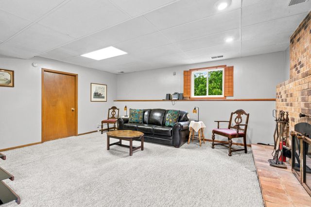 1390 Rainier Lane, Eagan, MN 55121