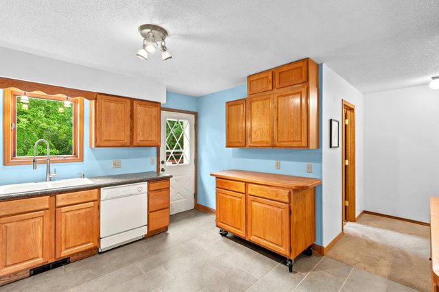 1390 Rainier Lane, Eagan, MN 55121