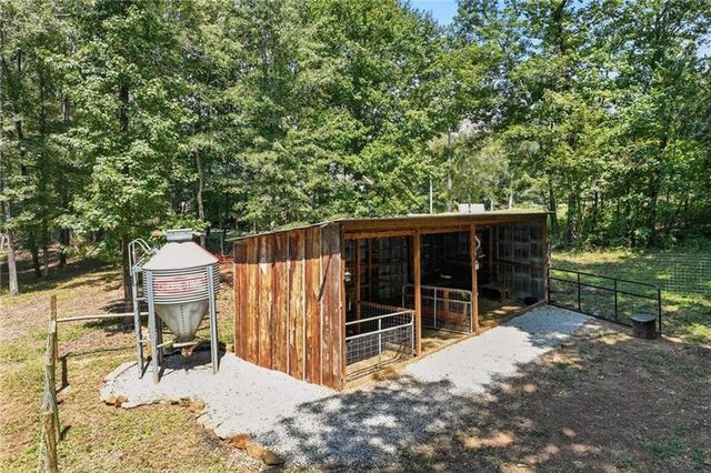 731 Borders Road, Commerce, GA 30530