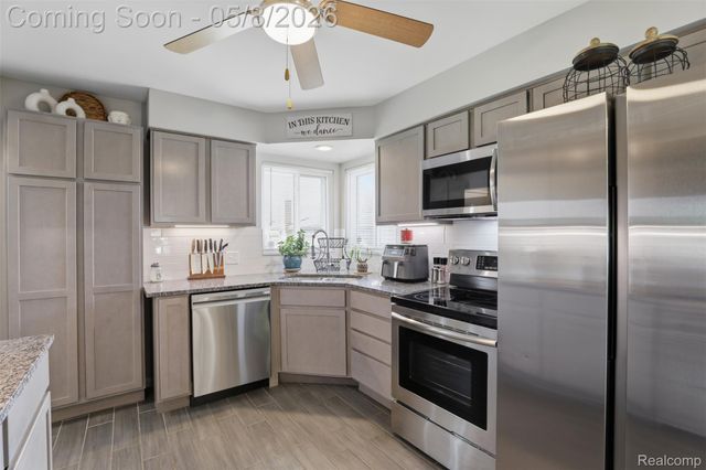 27425 Lyndon Street, Livonia, MI 48154