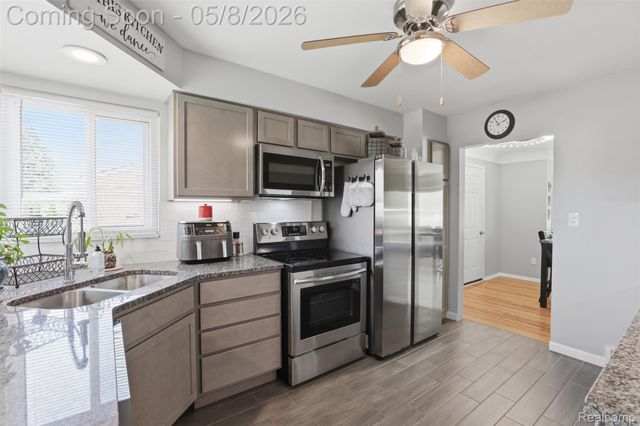27425 Lyndon Street, Livonia, MI 48154
