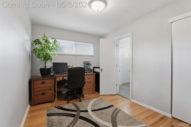 27425 Lyndon Street, Livonia, MI 48154