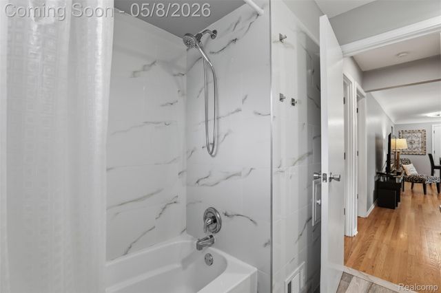 27425 Lyndon Street, Livonia, MI 48154