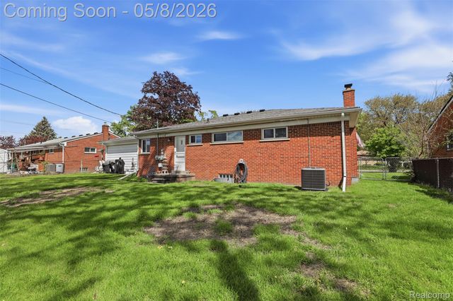 27425 Lyndon Street, Livonia, MI 48154