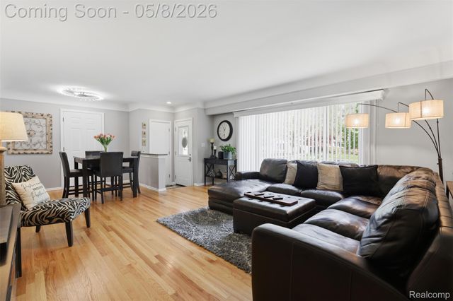 27425 Lyndon Street, Livonia, MI 48154