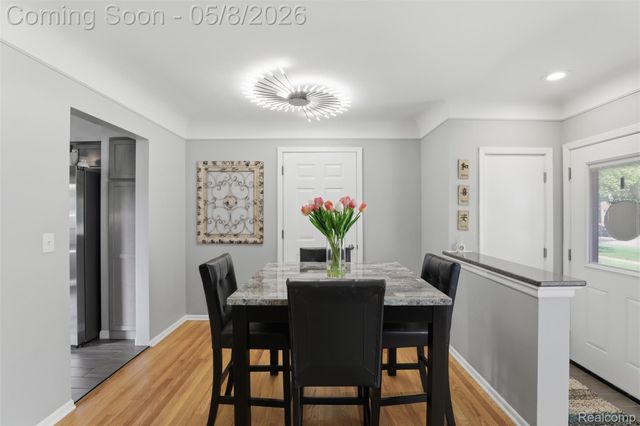 27425 Lyndon Street, Livonia, MI 48154