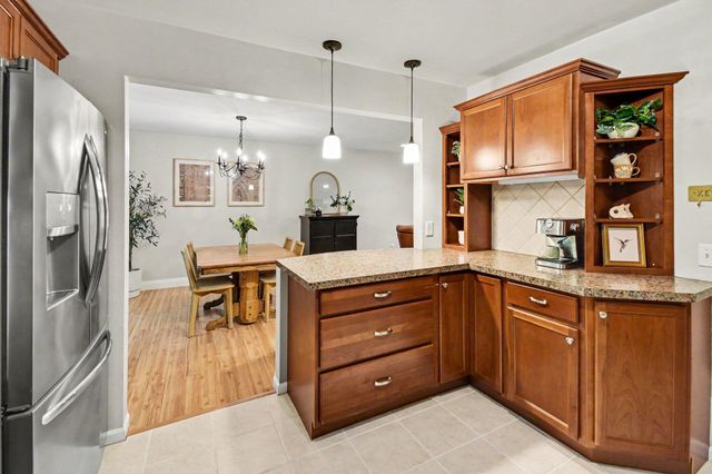 2121 Timberview Drive NE, Grand Rapids, MI 49525