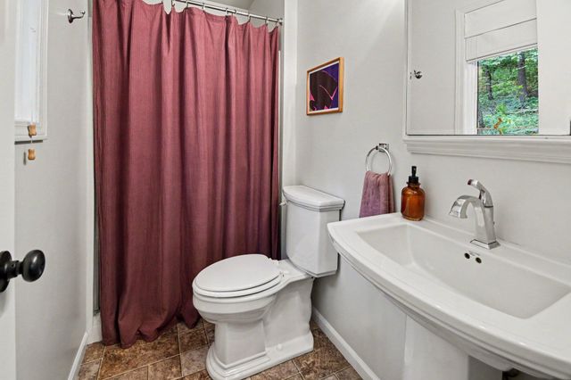 2121 Timberview Drive NE, Grand Rapids, MI 49525