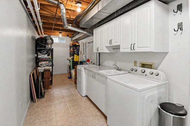 2121 Timberview Drive NE, Grand Rapids, MI 49525