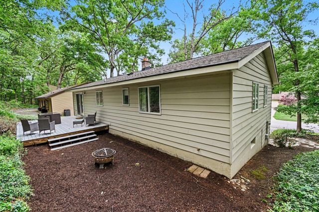 2121 Timberview Drive NE, Grand Rapids, MI 49525